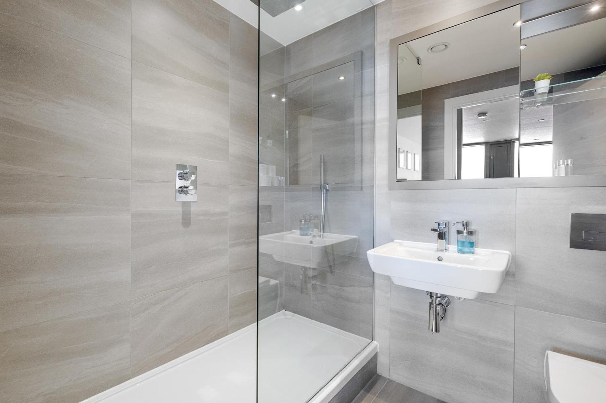 Mercian Luxury Serviced Apartments- Birmingham City Centre - Your Perfect Stay - Gym Rooftop Terrace Cinema Room ภายนอก รูปภาพ
